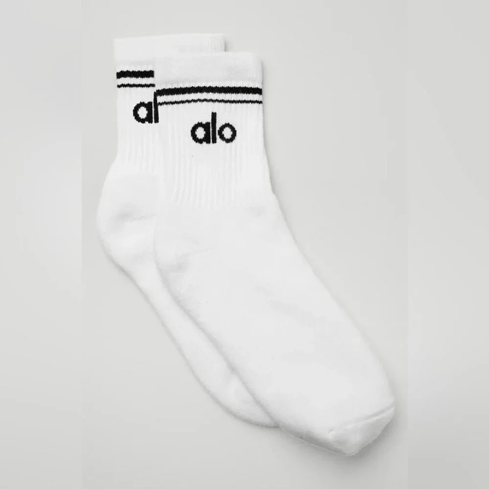 ALO Yoga‎ Unisex Half-Crew Socks in White/Black - NEW